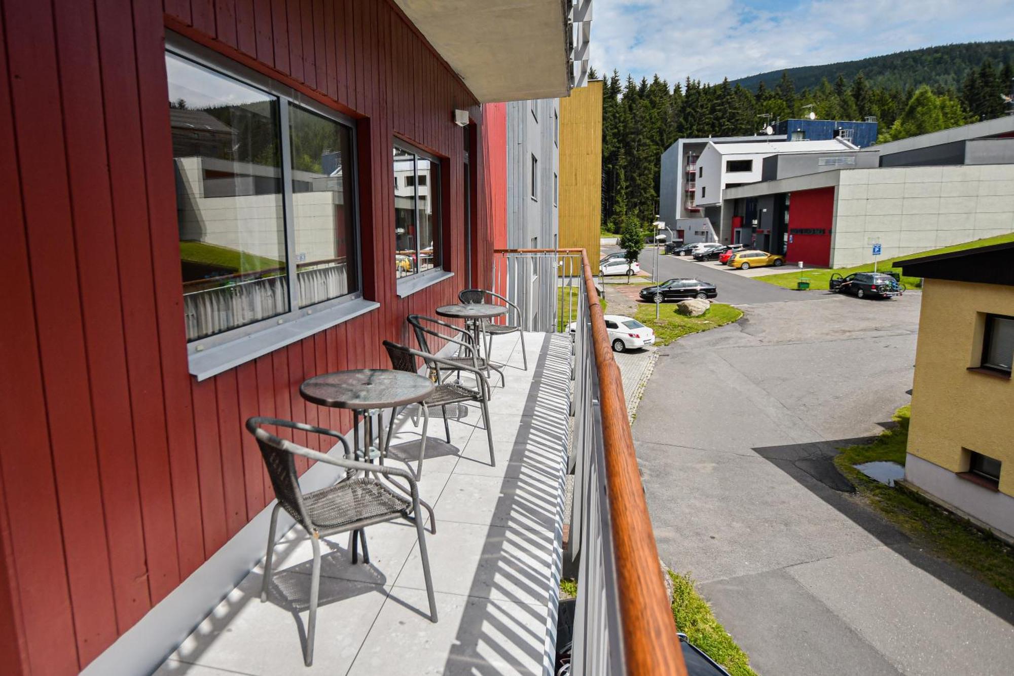Apartmány Areál Ados Harrachov Esterno foto